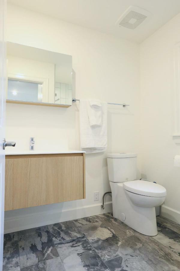 Vancouver Traveller B&B Екстер'єр фото