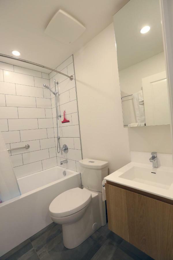 Vancouver Traveller B&B Екстер'єр фото