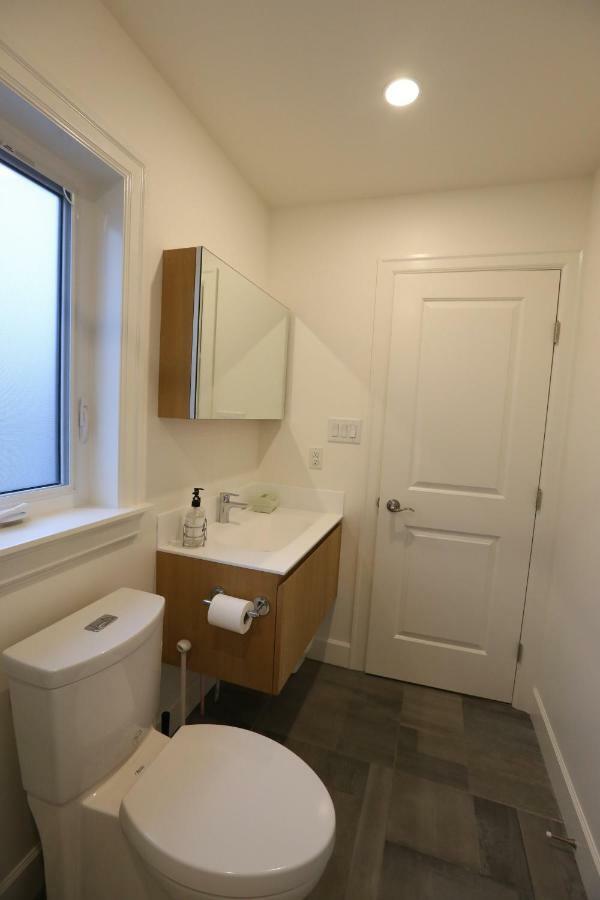 Vancouver Traveller B&B Екстер'єр фото